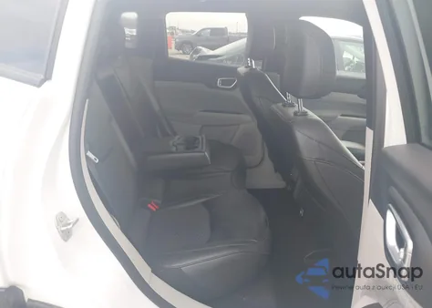 2024 Jeep Compass Latitude 4X4 z USA, uszkodzony, nr VIN 3C4NJDBN8RT604950